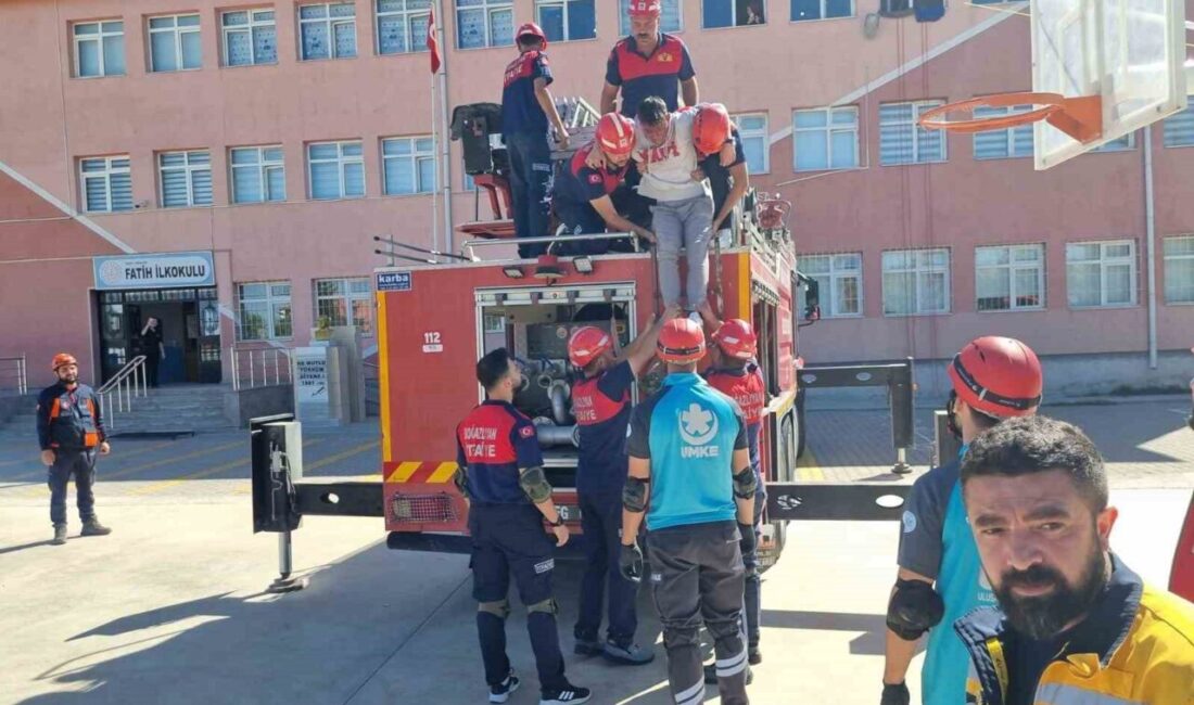 Yozgat'ın Boğazlıyan ilçesinde gerçekçi bir deprem tatbikatı düzenlendi. Senaryoya göre