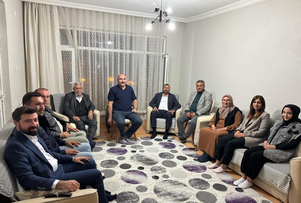 AK Parti Yerköy İlçe Başkanı Selahattin Atalay, geçmiş dönem Kurucu