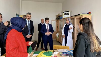 Çiçekdağı Kaymakamı Murat Görmüş, İlçe Milli Eğitim Müdürü Abdülkadir Sağlam