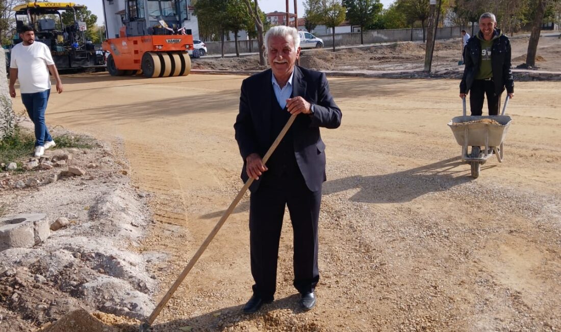 Köseli Belediyesi, altyapı çalışmalarında sona yaklaşılmasının ardından asfalt serim çalışmalarına