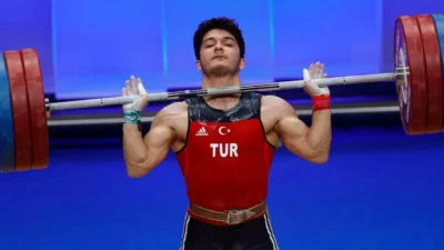 Norveç’te düzenlenen Dünya Halter Şampiyonası’nda milli sporcu ve Yerköy’lü hemşehrimiz