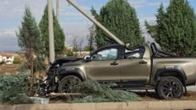 Yerköy’de Atatürk Bulvarı üzerinde meydana gelen trafik kazasında bir araç