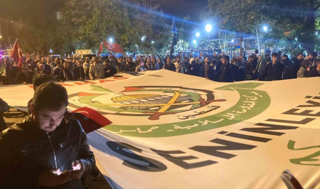 Ankara'da İsrail'in Sumud Filosuna saldırmasını protesto etmek için ABD Büyükelçiliği