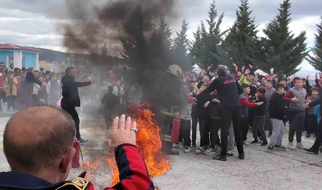 Yozgat'ta AFAD ve diğer kurumlar işbirliğiyle gerçekçi bir tatbikat düzenlendi.