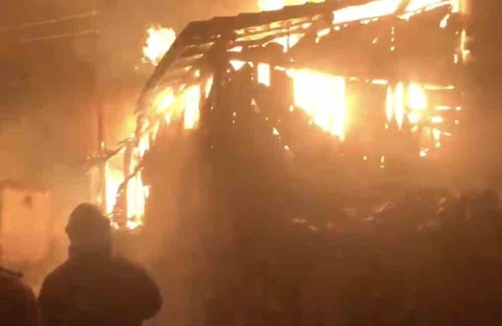 Çorum'un İskilip ilçesindeki köyde çıkan yangın, İsmet Çördük'e ait evde
