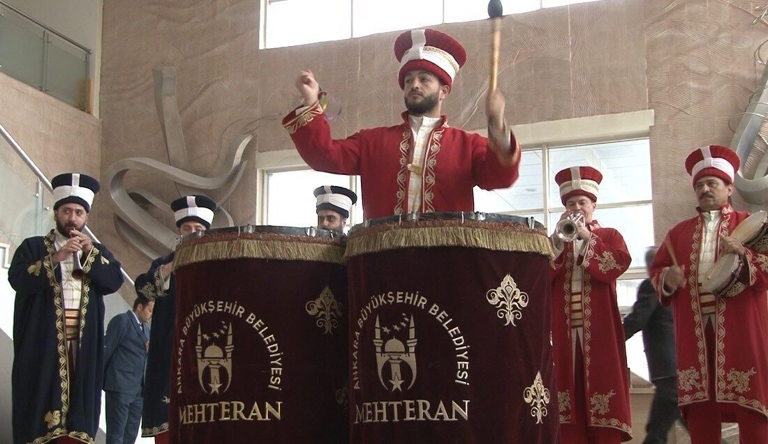 Ankara Meclisi Anadolu Birliği toplantısında vatandaşlar siyasetçilere sorular yöneltti. Genel