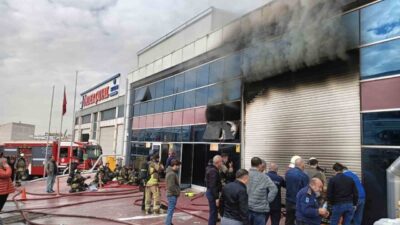 Ankara Yenimahalle'deki iş yeri yangınında, itfaiye ekiplerinin müdahalesiyle kontrol altına