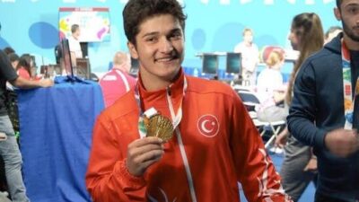 Gençlik ve Spor Bakanı Osman Aşkın Bak, Dünya Halter Şampiyonası'nda