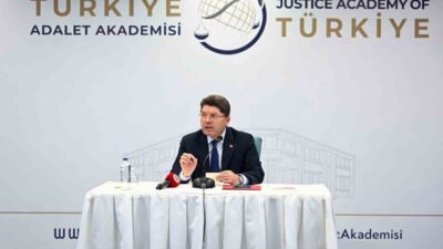 Adalet Bakanı Yılmaz Tunç, hakim-savcı yardımcılığı müessesiyle eğitimini tamamlayan adayların