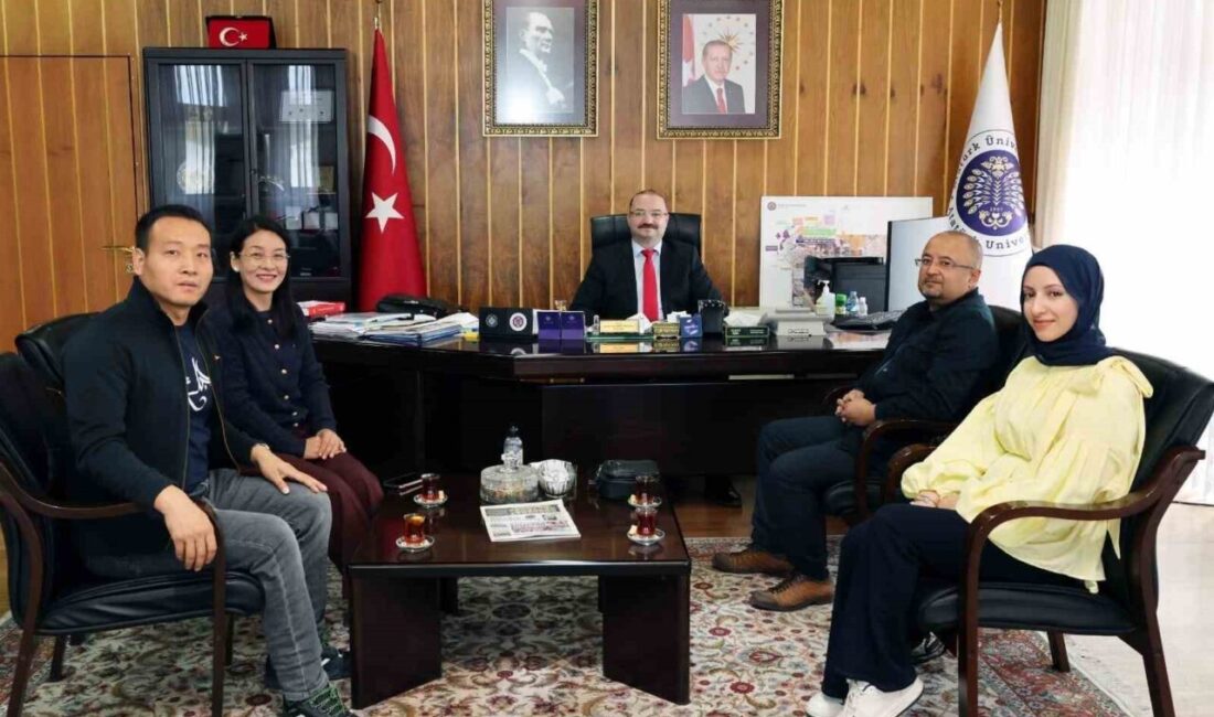 Erzurum Teknokent'te faaliyet gösteren Pollytech Hologram firmasının Çinli teknoloji firmasıyla