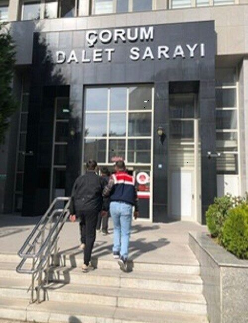 Çorum’da sosyal medya üzerinden çocuklara bomba yapımı, molotofkokteyli hazırlama gibi