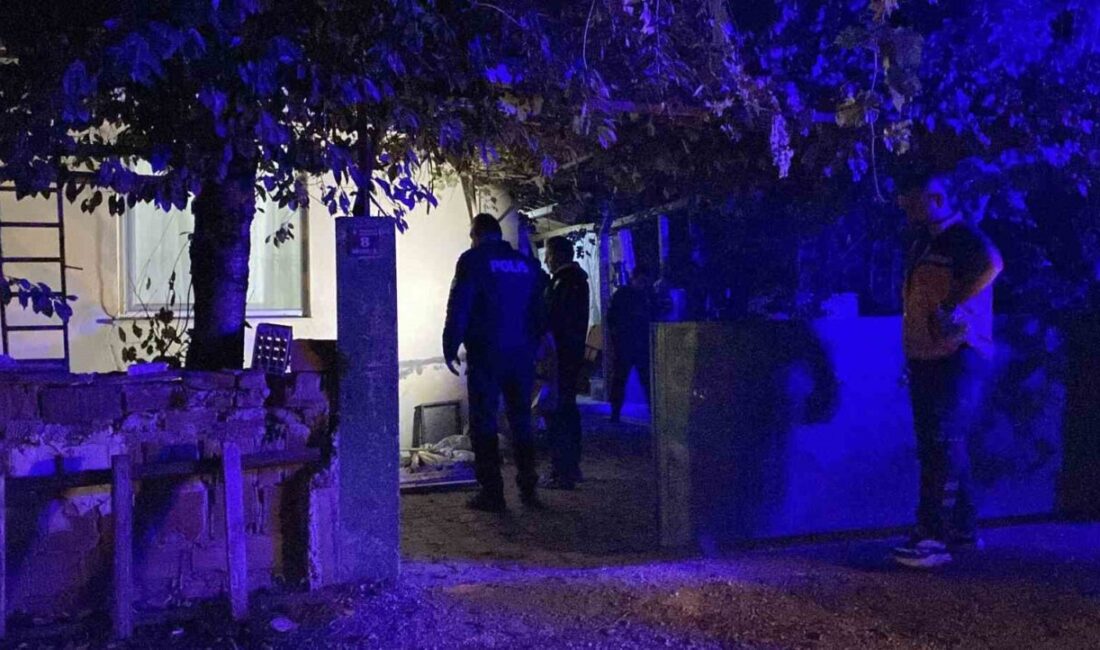 Çorum’da baba-oğul arasında çıkan tartışma kanlı bitti. Oğlu tarafından tüfekle