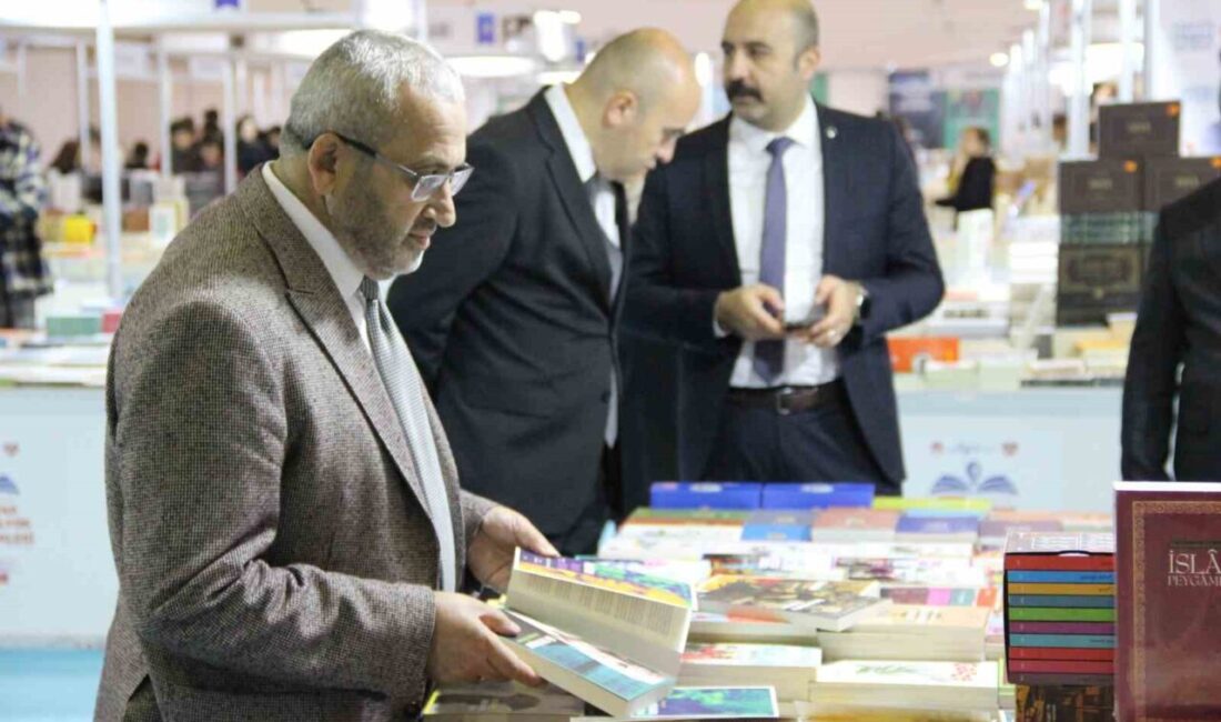 Çorum'da düzenlenen "Çorum Kitap ve Kültür Günleri" başladı. 80 yazarın