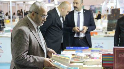 Çorum'da düzenlenen "Çorum Kitap ve Kültür Günleri" başladı. 80 yazarın