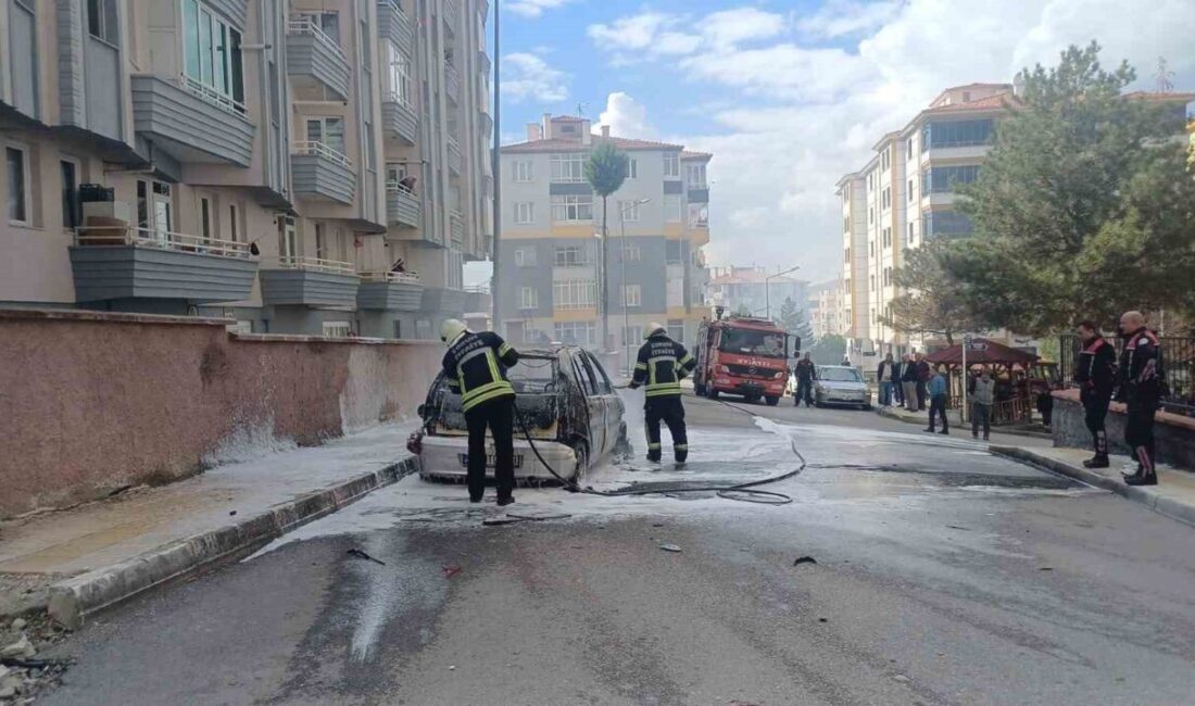 Çorum'da kadın, imam nikahlı eşiyle tartıştıktan sonra otomobilini ateşe verdi.