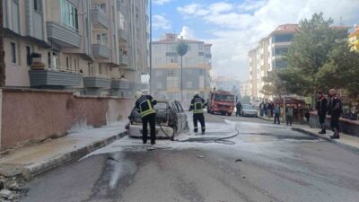 Çorum'da kadın, imam nikahlı eşiyle tartıştıktan sonra otomobilini ateşe verdi.
