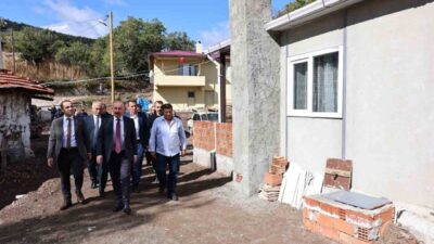 İskilip ilçesindeki yangında evlerini kaybeden Ahmet Taş ve Şükrü Karaman'a