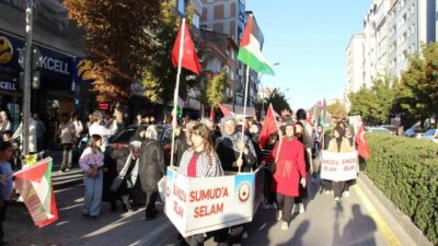 Çorum'da düzenlenen Gazze protestosuna yüzlerce kişi katıldı. Valilik önünden başlayan