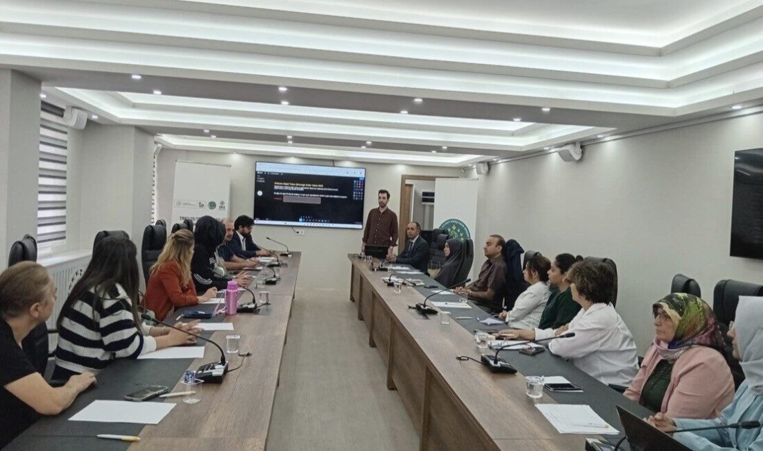 Çorum Valiliği'nin yürüttüğü proje kapsamında kadın girişimciler için düzenlenen e-ihracat