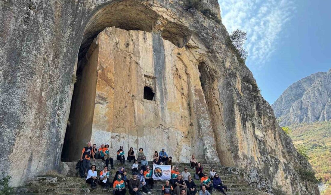 Çorum'un Laçin ilçesinde bulunan Kapılıkaya Kaya Mezarı, milattan önce 2'nci
