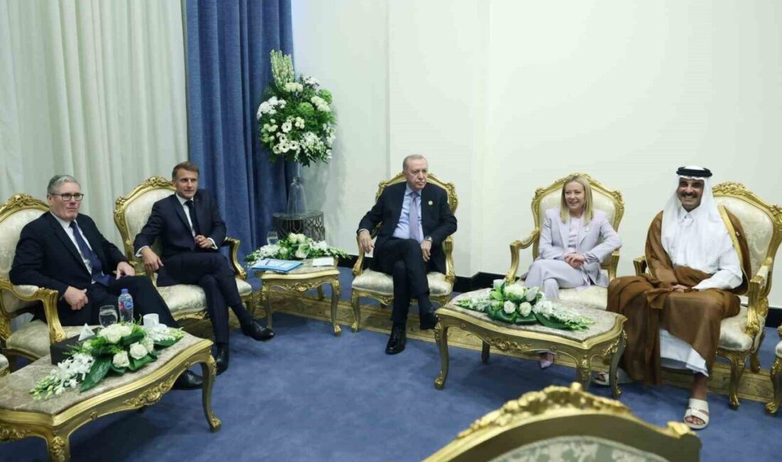 Cumhurbaşkanı Recep Tayyip Erdoğan, Mısır'da gerçekleşen Barış Zirvesi'ne katılarak Fransa,