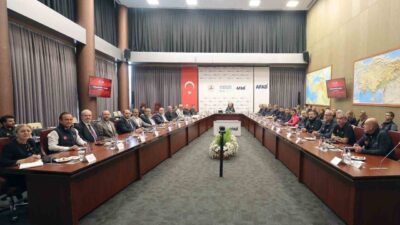 AFAD, Deprem Bilim Kurulu Toplantısı'nın yapıldığını duyurdu. AFAD Başkanı Vali