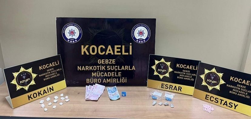 Kocaeli İl Emniyet Müdürlüğü ekiplerince Gebze ilçesinde düzenlenen operasyonda 3