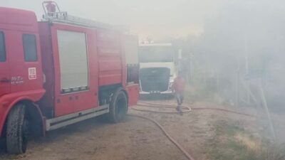 Ankara'nın Güdül ilçesindeki hobi bahçesinde çıkan yangın, itfaiye ekipleri tarafından