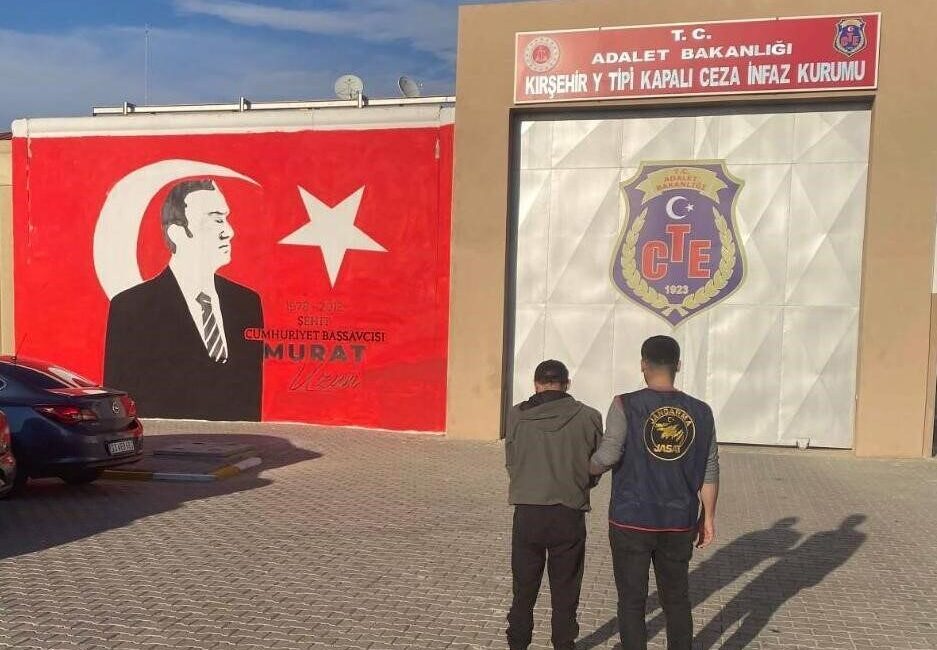 KIRŞEHİR (İHA) – Kırşehir İl Jandarma Komutanlığı ekiplerince aranan şahısların