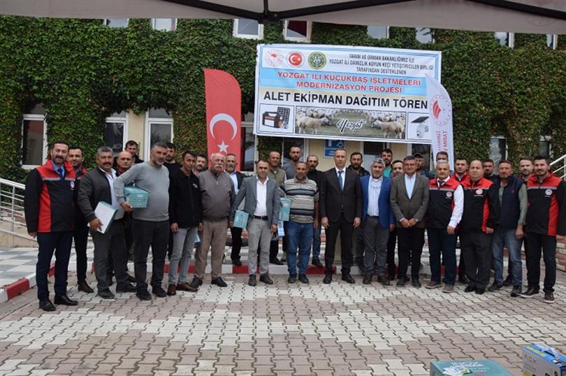 YOZGAT’TA KÜÇÜKBAŞ HAYVANCILIĞA GÜNEŞ ENERJİLİ GÜVENLİK KİTİ DESTEĞİ