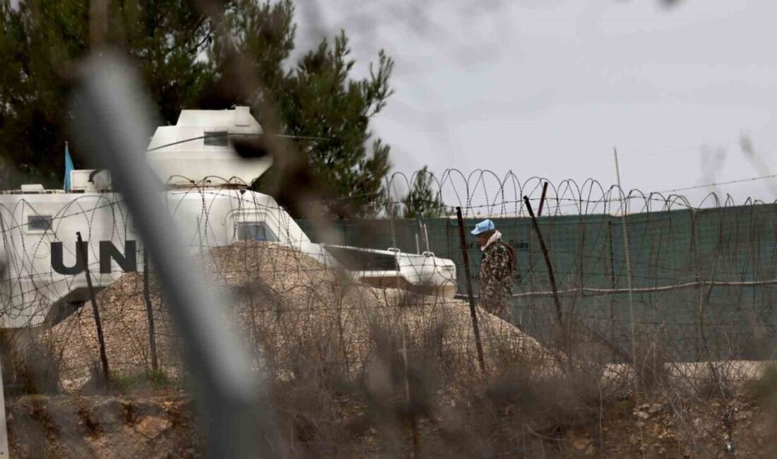 UNIFIL, İsrail’in Maroun al-Ras köyünde barış gücü personeline, askerlere ve