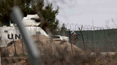 UNIFIL, İsrail’in Maroun al-Ras köyünde barış gücü personeline, askerlere ve