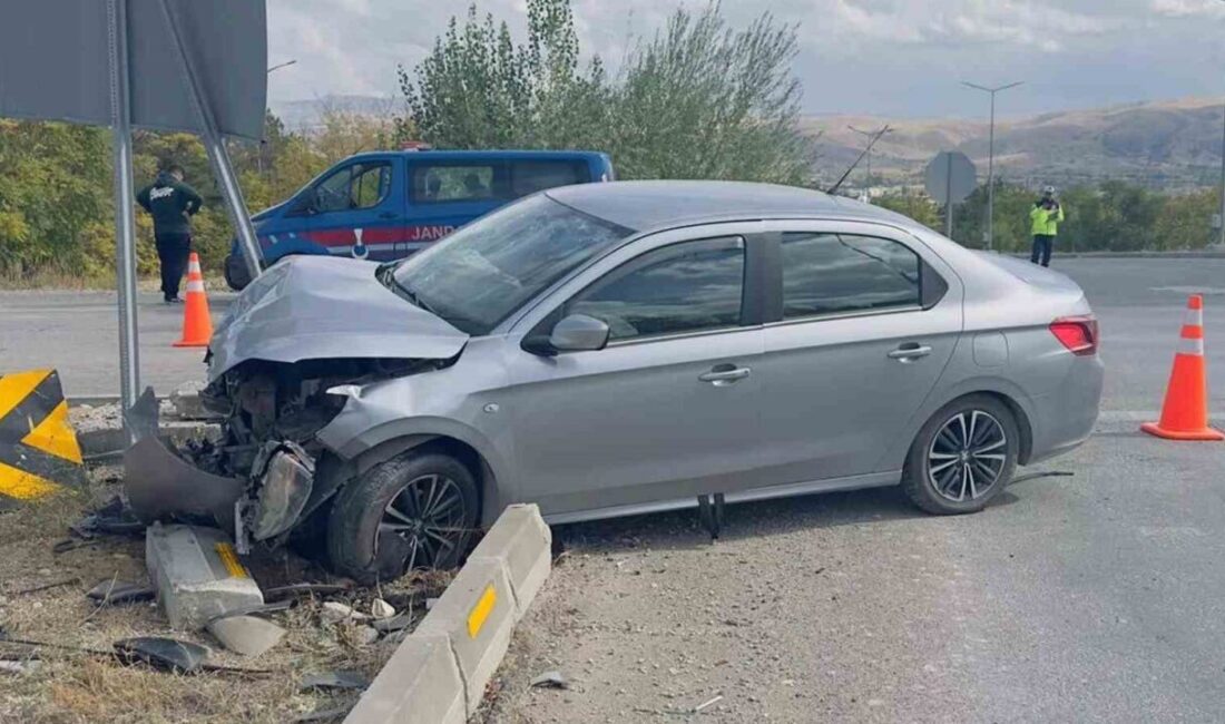 Kırıkkale’de iki otomobilin çarpışması sonucu meydana gelen trafik kazasında 2