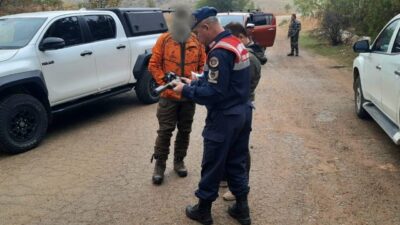 Kırşehir’in Kaman ilçesinde 4 kaçak avcıya yakalanarak para cezası kesildi.