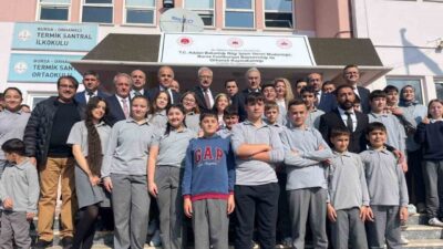 Bursa Cumhuriyet Başsavcılığı, Orhaneli'deki köy okuluna 15 bilgisayar bağışladı. Bursa