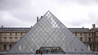Fransa’daki ünlü Louvre Müzesi’nde 19 Ekim Pazar günü gerçekleştirilen soyguna