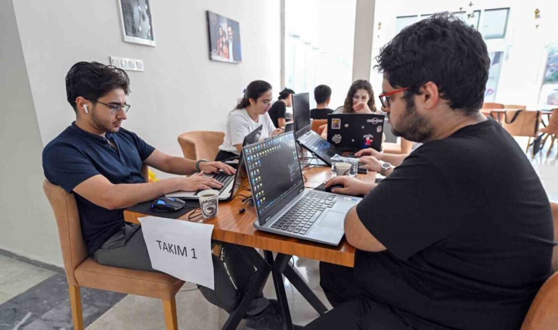 Mersin Büyükşehir Belediyesi, NASA Space Apps Challenge etkinliği düzenledi. Gençler