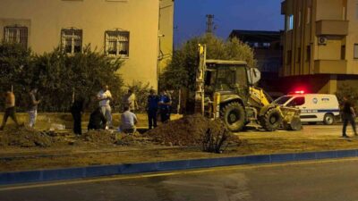 Mersin’in Tarsus ilçesinde internet çalışması için yapılan kazı, doğalgaz borusuna