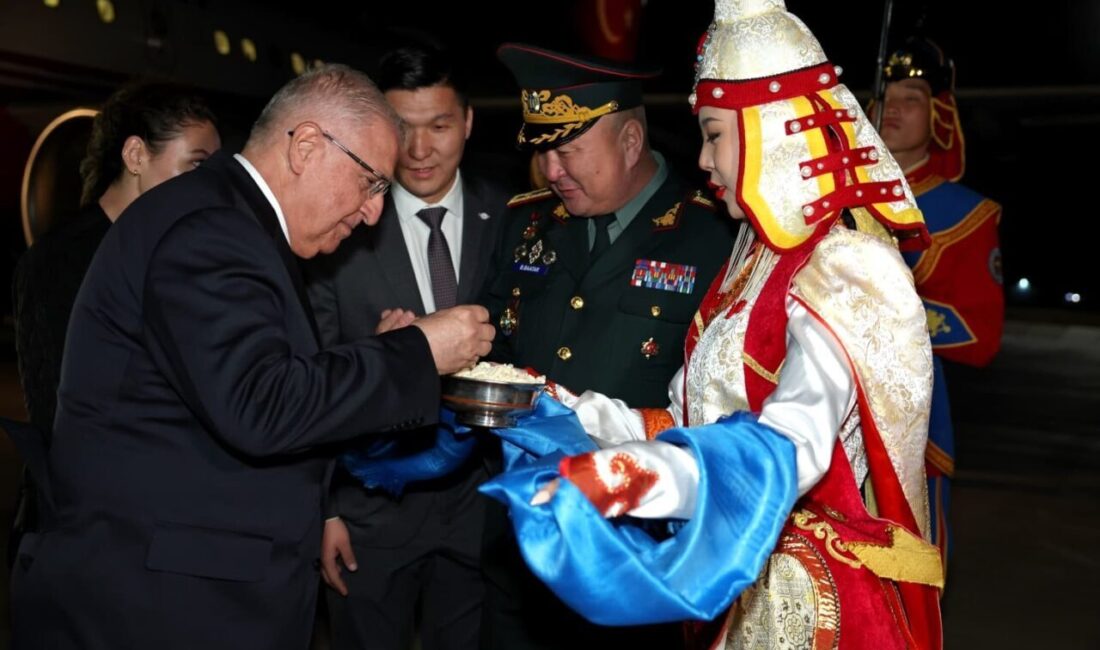Milli Savunma Bakanı Yaşar Güler, Moğolistan'ın başkenti Ulan Batur'a resmi