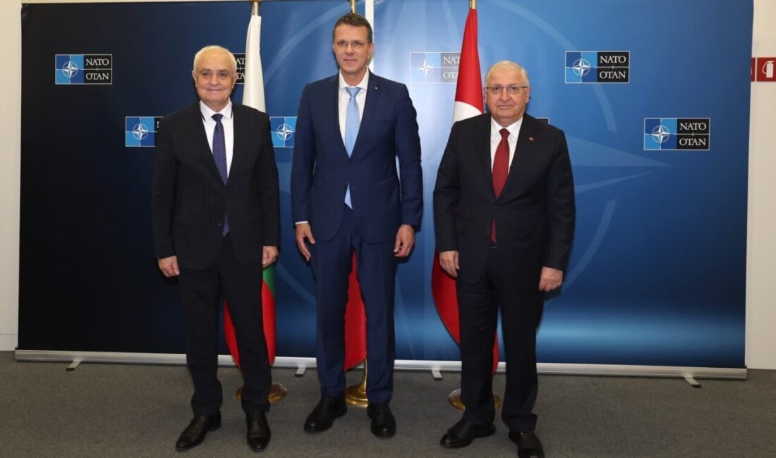 Milli Savunma Bakanı Yaşar Güler, Belçika'nın başkenti Brüksel'de Romanya ve