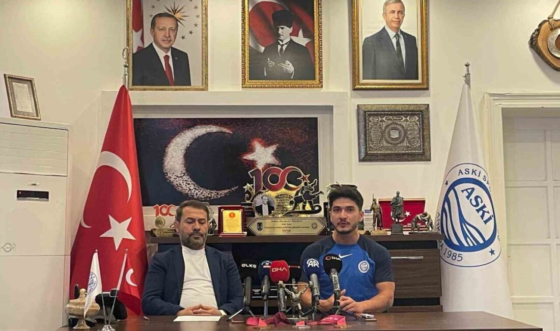 Muhammed Furkan Özbek, Norveç'te dünya rekoru kırarak şampiyon olan genç