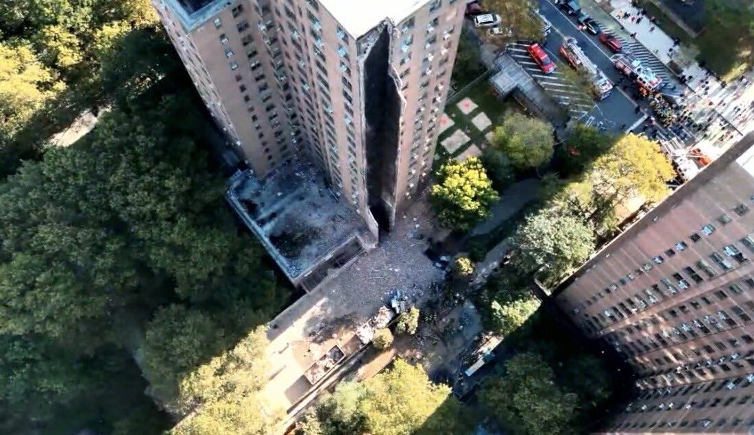 New York'ta bir binanın bacasında meydana gelen patlama sonucu kısmi