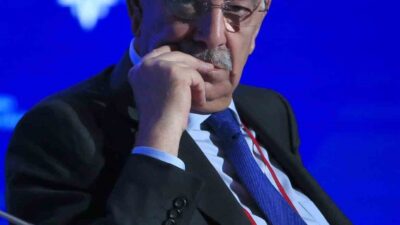 Pakistan Savunma Bakanı Khawaja Muhammed Asif, Afganistan ile gerçekleştirilen barış