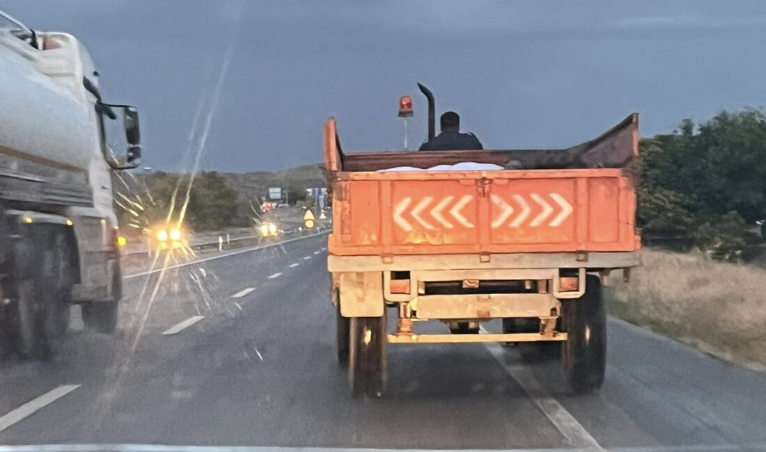 Reflektörsüz Traktörler Ölüm Saçıyor: Yetkililer Uyarıyor, Sürücüler Umursamıyor