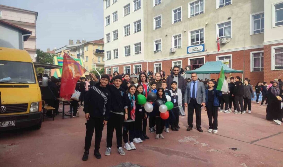 Ankara’nın Mamak ilçesinde Şehitlik Ortaokulu’nda “Bir Okul, Bin Umut Gazze”