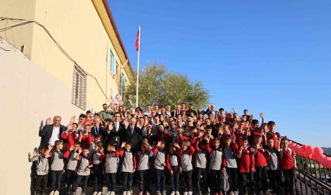 Siirt’in Eruh ilçesine bağlı Dağdöşü köyünde, kırsalda eğitim gören öğrencilerin