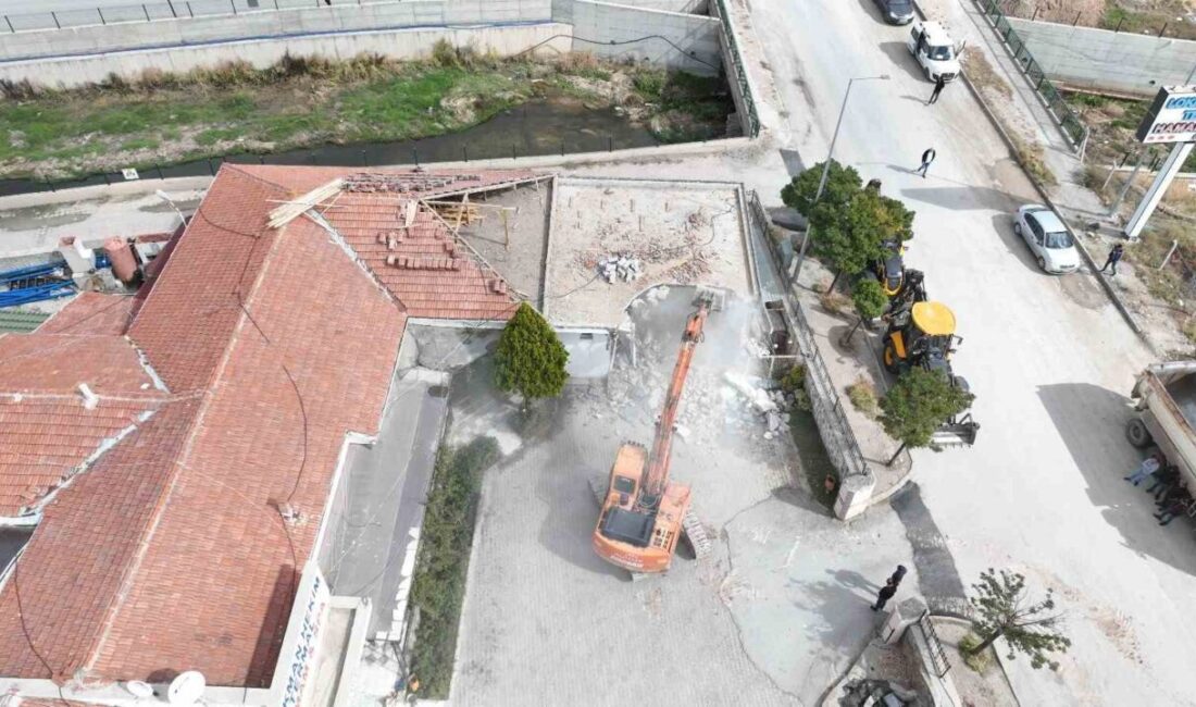 Sorgun Belediyesi, kaçak yapılaşmaya karşı denetim ve yıkım çalışmalarını sürdürüyor.