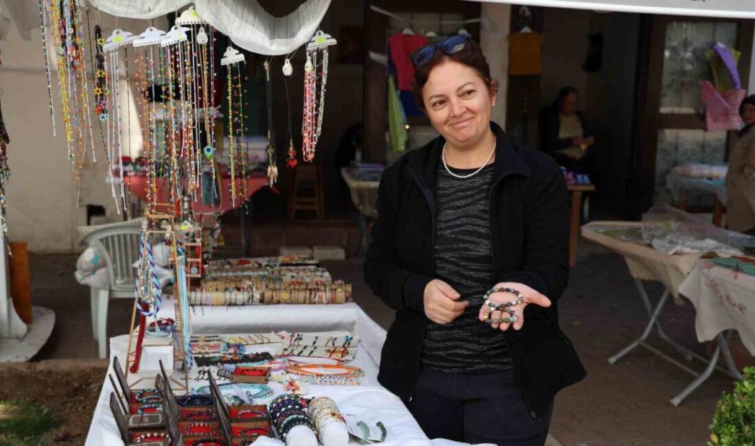 KIRŞEHİR (İHA) – Kırşehir, Kadın Emek Pazarı’nda doğal taş satıcısı,