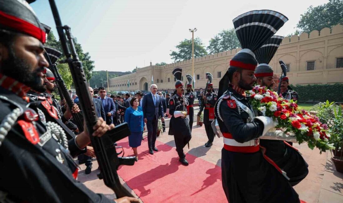 TBMM Başkanı Numan Kurtulmuş, Pakistan ziyaretinde Muhammed İkbal'in kabrini ve