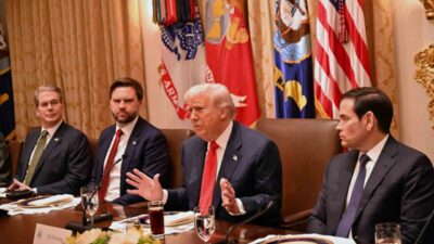ABD Başkanı Donald Trump, Hamas'ın silah bırakmaması durumunda onları silahsızlandıracaklarını